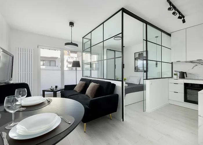 Bronowicka Modern By Bookinghost *